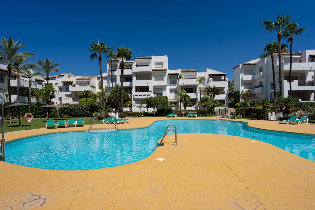 Costalita Beach Apartment Estepona Ngoại thất bức ảnh