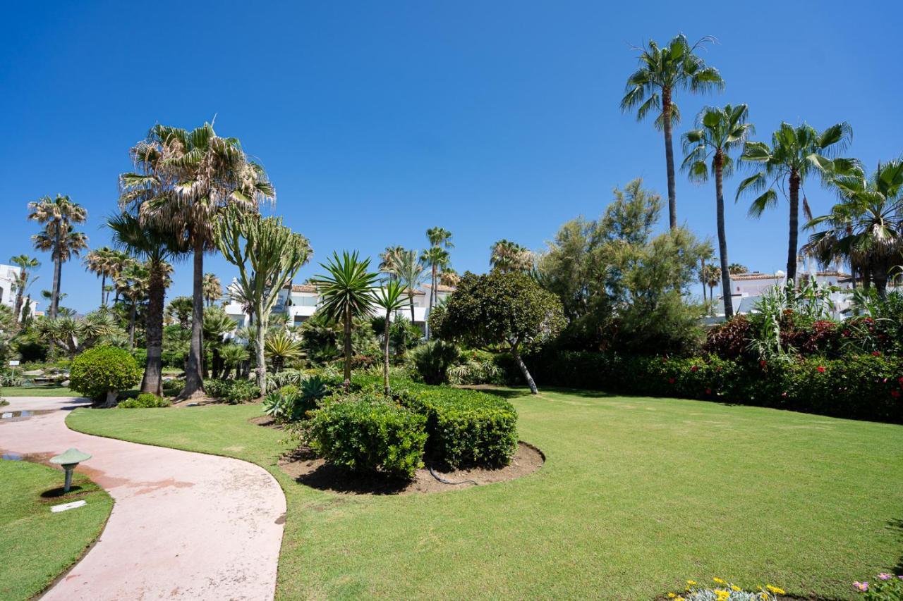 Costalita Beach Apartment Estepona Ngoại thất bức ảnh