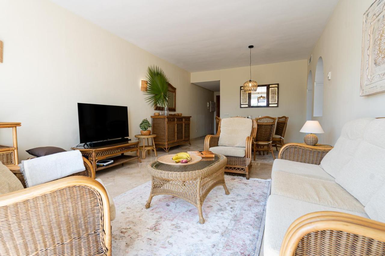Costalita Beach Apartment Estepona Ngoại thất bức ảnh
