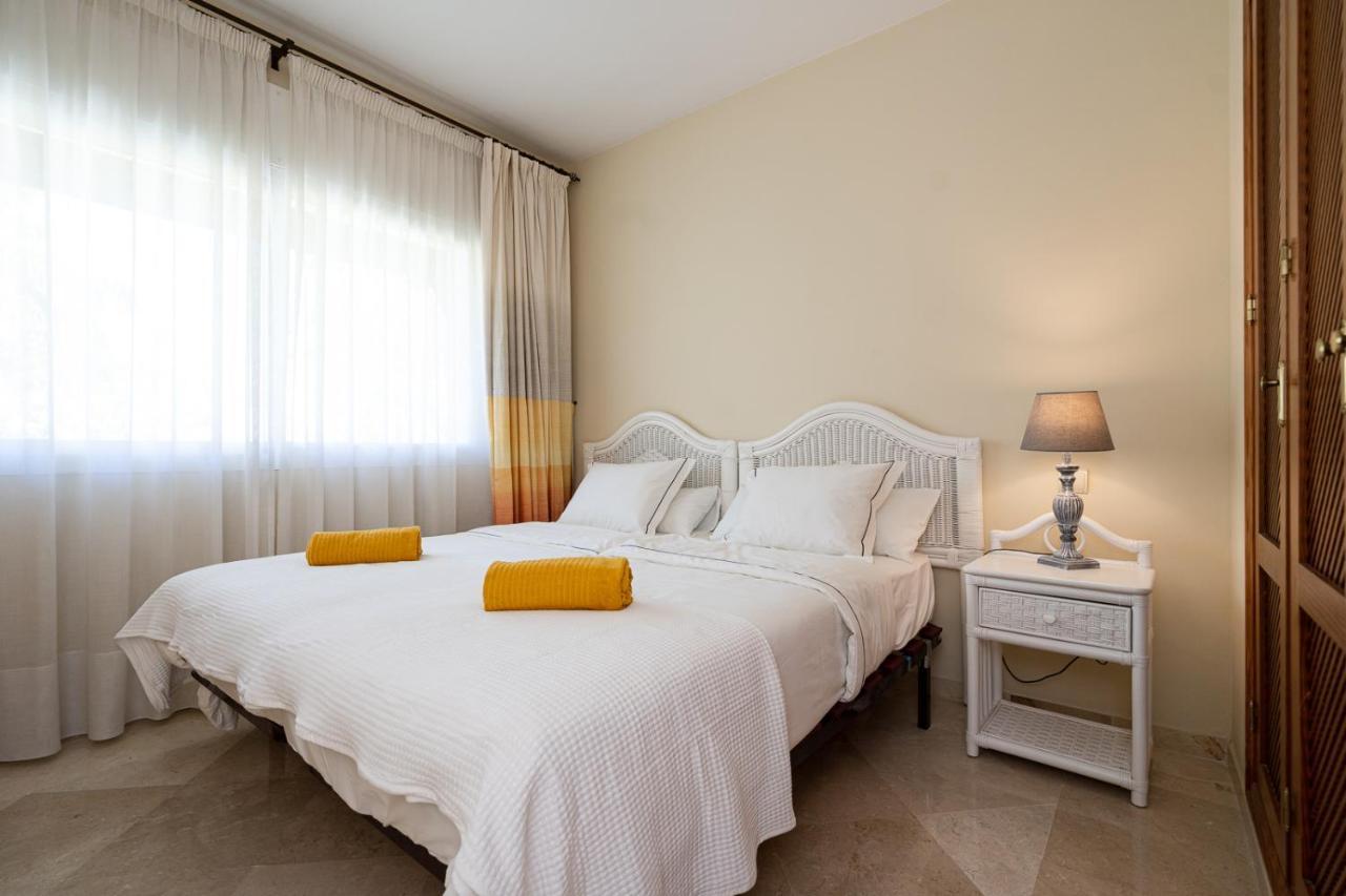 Costalita Beach Apartment Estepona Ngoại thất bức ảnh